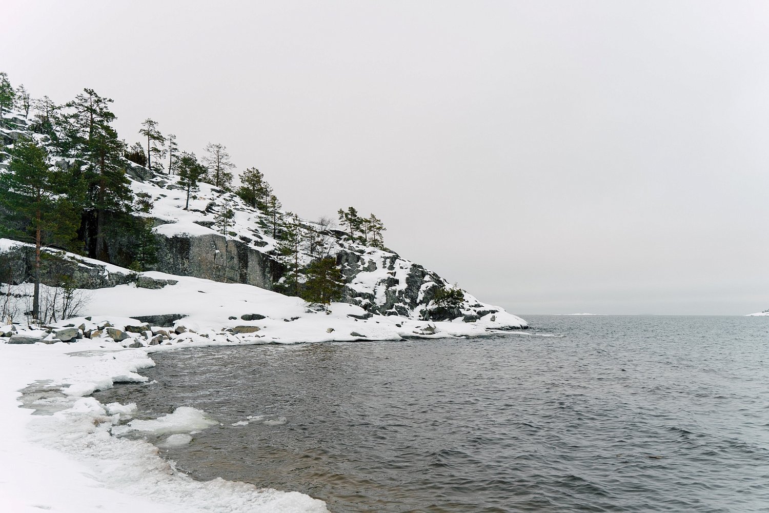 Праздничная феерия в Ладожских шхерах