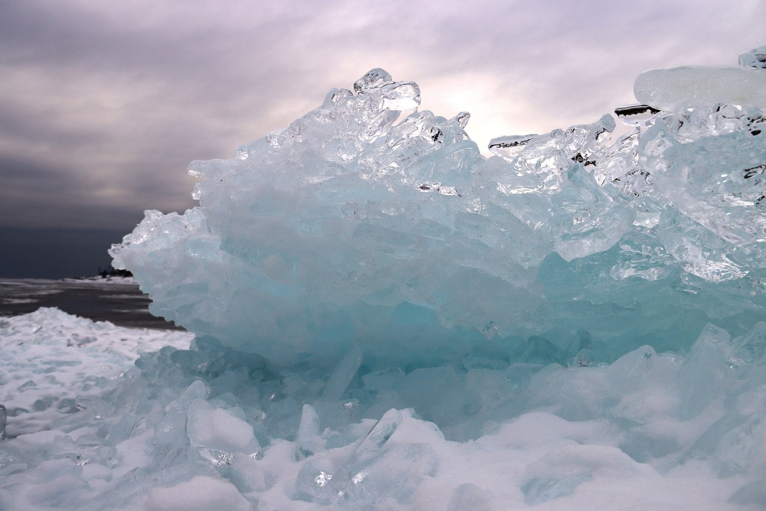Торосы: как рождаются ледяные завалы на Ладоге