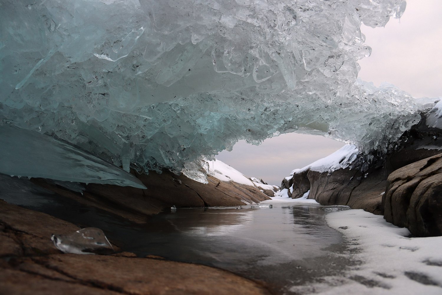Торосы: как рождаются ледяные завалы на Ладоге
