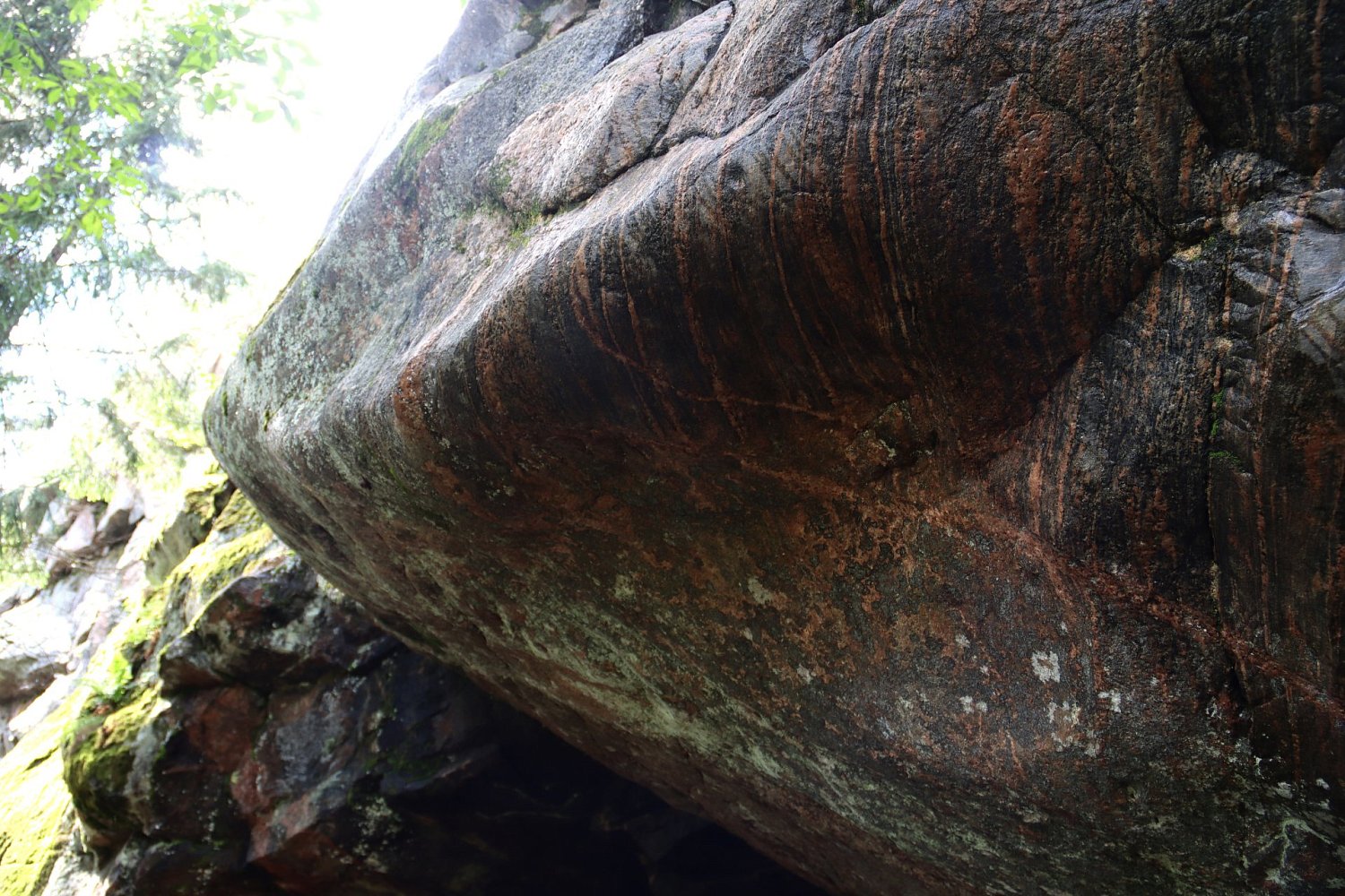 Скальный парк «Змеиная гора» для практического ознакомления и отработки навыков скального лазания